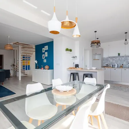 Akivillas Calheta Aura *