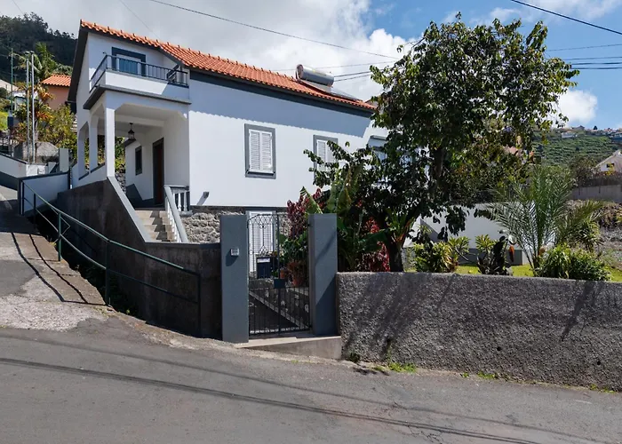 Akivillas Calheta Aura * Arco da Calheta (Madeira)